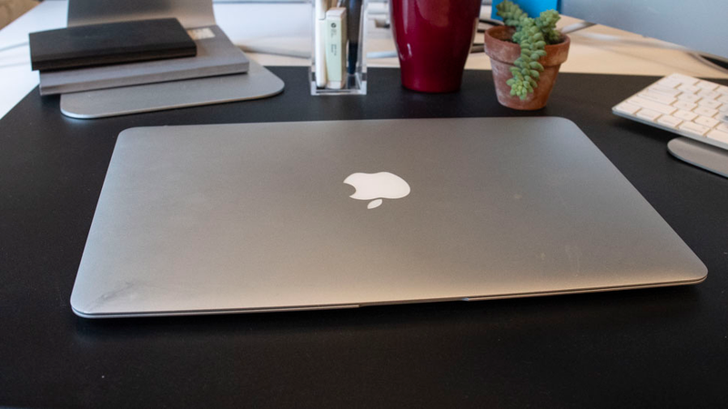 Illustration for article titled Please Put the MacBook Air Out of Its Misery